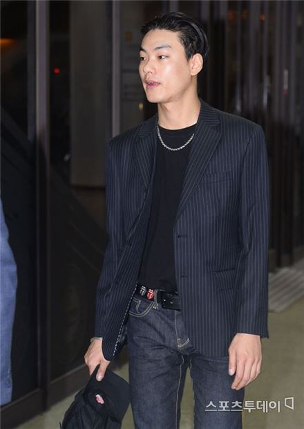 '데이트폭력' 아이언, 징역 1년 구형, "범죄 사실 인정하지 않아"