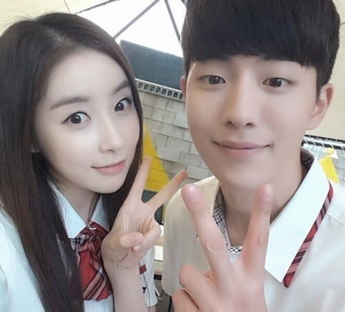 스텔라 가영, 남배우와 다정하게 얼굴 맞대고…‘무슨 사이야?’