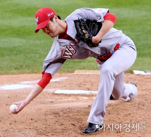 [포토]역투하는 SK 선발 박종훈