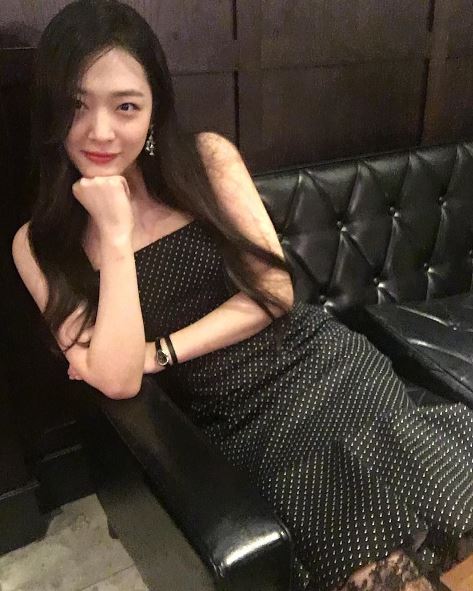 설리, 인스타그램으로 '리얼' 홍보…"우리 유화"