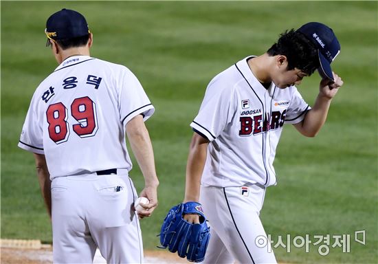 [포토]함덕주, '7.1이닝 호투했지만 패전 위기'
