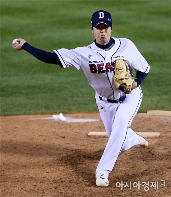 [포토]역투하는 두산 김성배