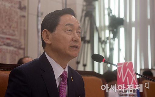 [포토]답변하는 김상곤 후보자