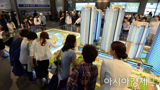 [포토]용산 센트럴파크 견본주택에 몰린 인파