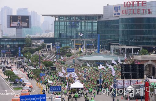 [포토]서울역 광장 메운 학교 비정규직노조