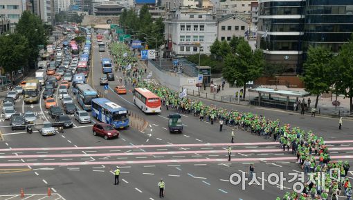 [포토]학교 비정규직노조 총파업 행진