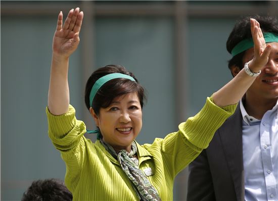 막오른 도쿄도의원 선거…'아베vs고이케' 누가 웃을까