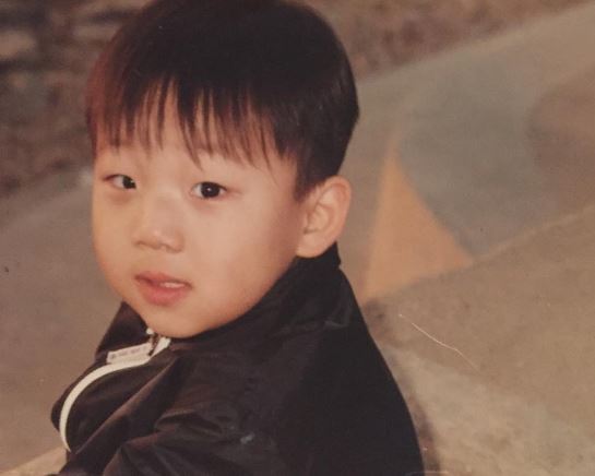 양홍원 꼬꼬마 시절 사진 공개..몸만 자라고 얼굴은 그대로