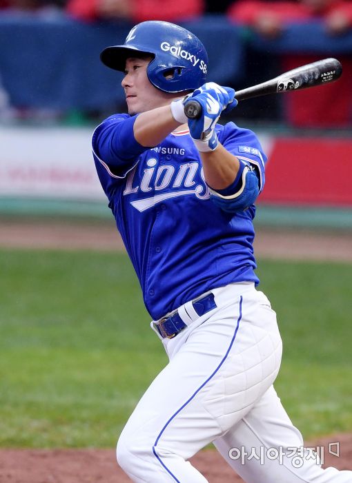 [포토]이원석, '좌전 안타로 찬스 이어간다'