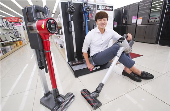 LG전자 코드제로 A9 체험단, 10일만에 8만명 응모  