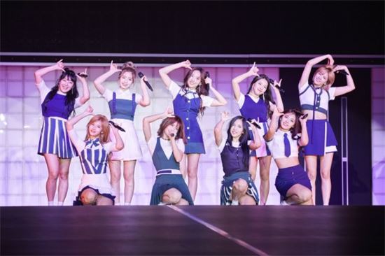 트와이스, 日 데뷔 쇼케이스 성료…'K팝 대표 걸그룹' 입성 청신호