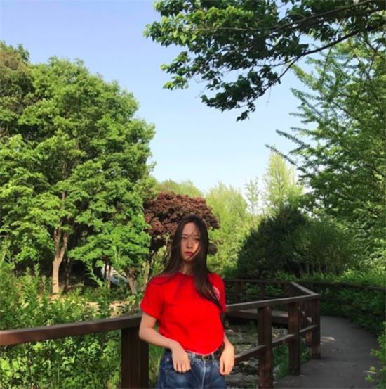 '하백의 신부' 크리스탈, 일상도 화보로 만드는 아우라 '청순 시크'