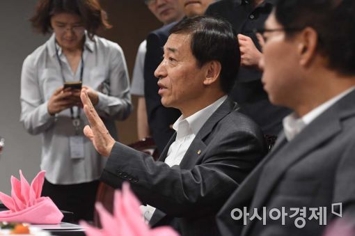 [포토]발언하는 이주열 한국은행 총재 