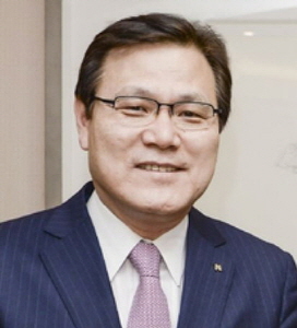 [장고 끝에 최종구]최종구 앞 山山山