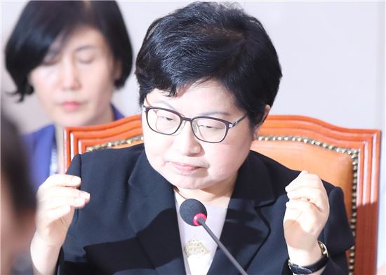 정현백 "탁현민 행정관, 해임하는 것이 맞다"