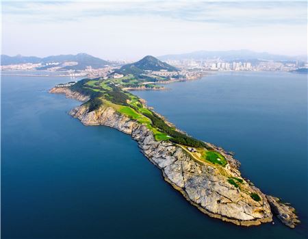 금호타이어여자오픈의 격전지 중국 웨이하이포인트 골프&리조트 5번홀 전경.
