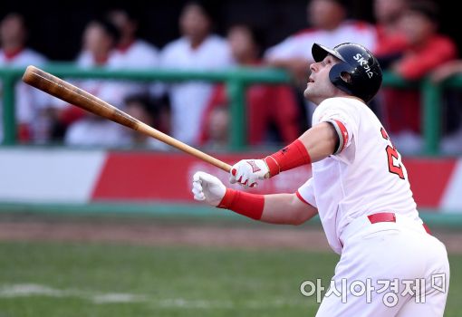 '대포 로맥' vs '저격 건우' 더 치명적인 무기는