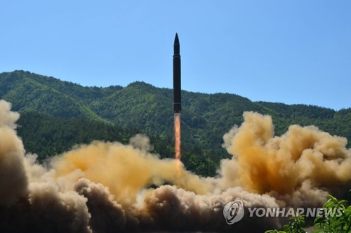북한이 지난 4일 쏘아올린 대륙간탄도미사일(ICBM) 화성-14형/사진=연합뉴스