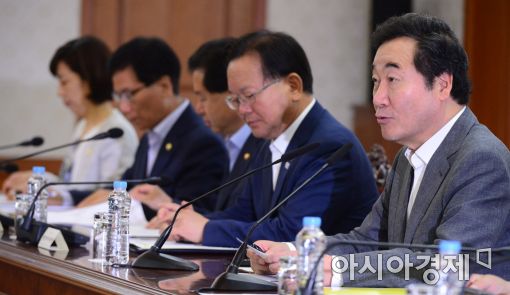 [포토]이낙연 총리, 국정현안점검조정회의 주재