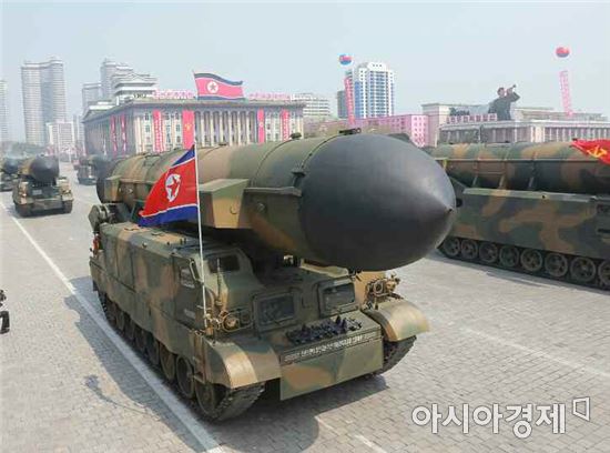 "北, 2030년 복수의 핵탄두 탑재한 ICBM발사…美軍 타격가능"
