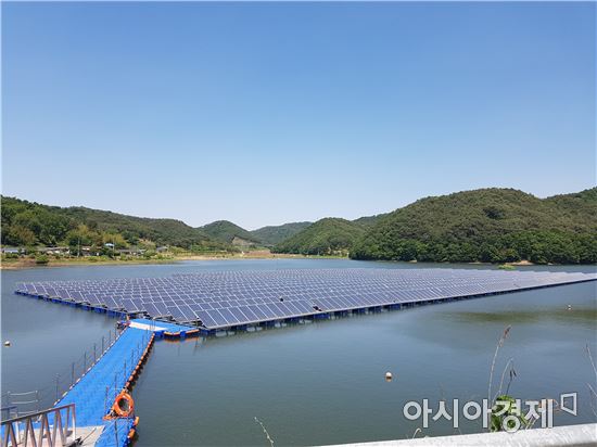 한국농어촌공사가 전남 나주 대도저수지에 설치한 수상태양광 발전소(사진:농어촌공사)
