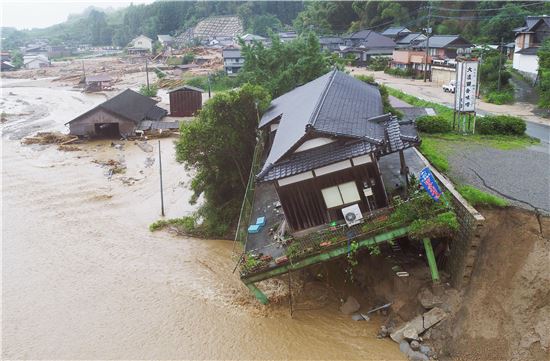 日 규슈 폭우 사망자 7명으로 늘어…최소 26명 실종