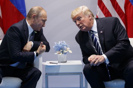 [이미지출처=연합뉴스]President Donald Trump speaks during a meeting with Russian President Vladimir Putin at the G20 Summit at the G20 Summit, Friday, July 7, 2017, in Hamburg. (AP Photo/Evan Vucci)<저작권자(c) 연합뉴스, 무단 전재-재배포 금지>