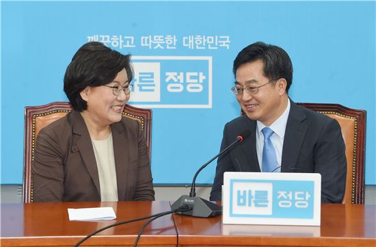 [포토]"추경 협조 부탁합니다"…이혜훈 만난 김동연