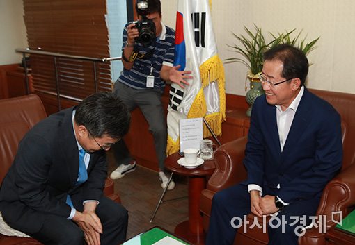 [포토]"일자리 추경, 협치 부탁합니다"