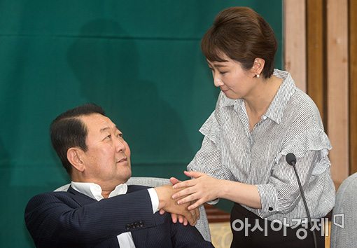 [포토]인사 나누는 박주선·이언주