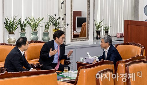 [포토]비공개 회동 갖는 우원식·김동철