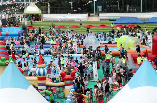 연간 15만명찾는 '용인시청 물놀이장' 22일 개장