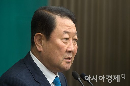 박주선 "대통령 지지도 높으면 국민도 세금 더 내야 하나"