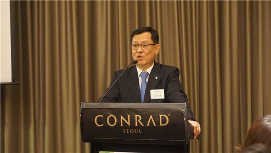 셀트리온헬스케어 상장 앞두고 지구 한바퀴 돈 김만훈 대표