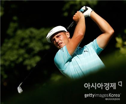 '포스트 타이거' 디섐보 2위 "슬럼프 탈출?"