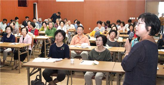 [포토]광주시 동구인문학교실, ‘나의 삶을 말하다’주제 강연