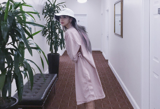 이연화, ‘깜짝’ 민낯 공개?…‘새벽에 환자복 입고 기웃기웃’ 웃음 유발