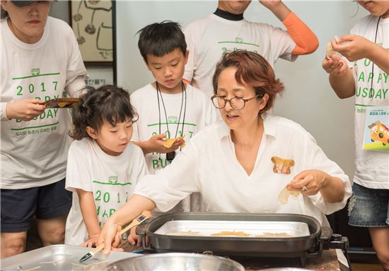 깨끗한 자연 속 한지체험, 한지의 전통과 미래가 공존하는 '마불갤러리' 방문기