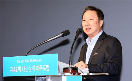 박용만,"文정부 5개년 계획, 미래 번영위한 고심엿보여…더 무거운 책임"(종합)