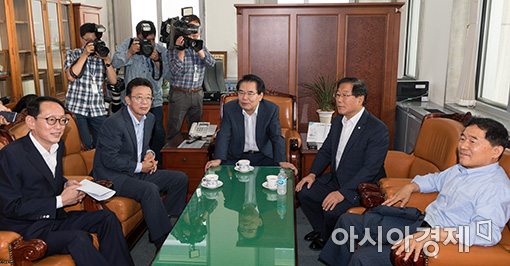 [포토]일자리 추경 합의를 위한 여야 예결위 간사회동