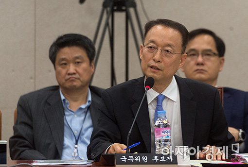 [포토]답변하는 백운규 산업장관 후보자