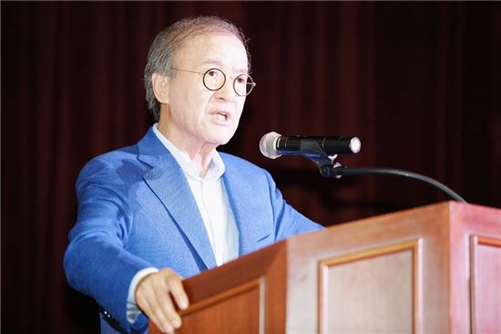 윤윤수 휠라 회장, 대구 남산고 깜짝 방문 배경은 