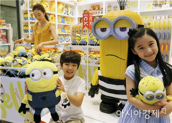 [포토]신세계百, 국내 최초 미니언즈 매장 오픈