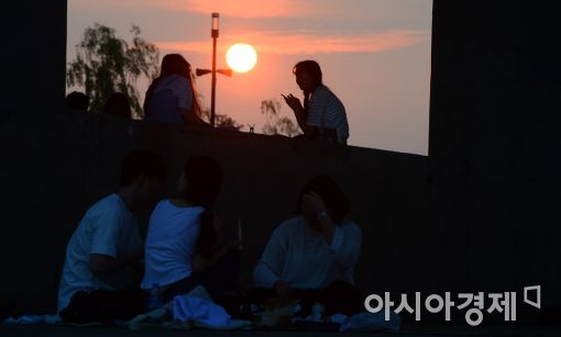 [내일 날씨]비 내려도 무더위 계속…서울 한낮 33도