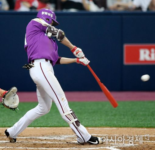 [포토]좌전 안타치는 넥센 이정후