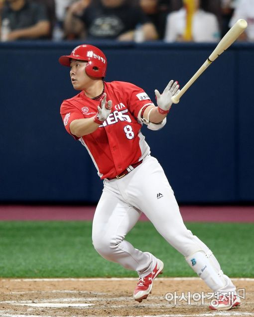 [포토]중전 안타치는 KIA 안치홍