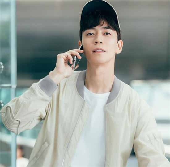 신성록, '죽어야 사는 남자' 본방사수 독려..."오늘도 볼거지요?"