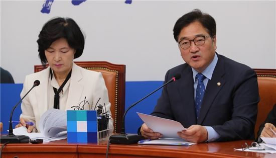 더불어민주당 추미애 대표와 우원식 원내대표./사진=연합뉴스