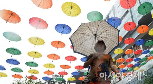 [포토]형형색색 우산 속에서