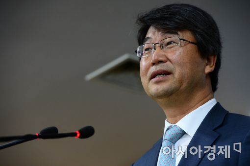 [포토]브리핑하는 김지형 공론화위원장